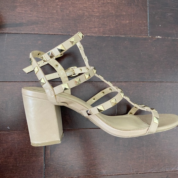 Fashion Nova studded heels - Picture 2 of 2